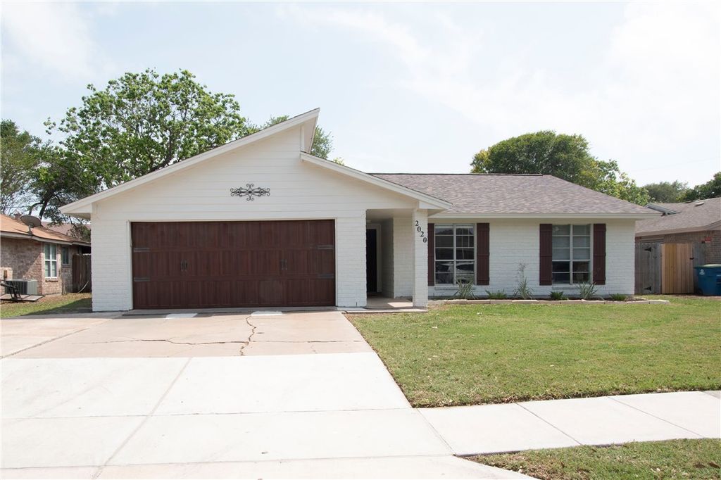 2020 Saint Charles Dr, Portland, TX 78374