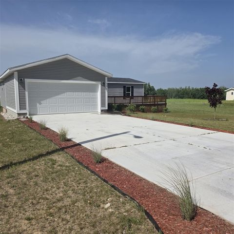 5556 W Lake Boulevard, Hart, MI 49420