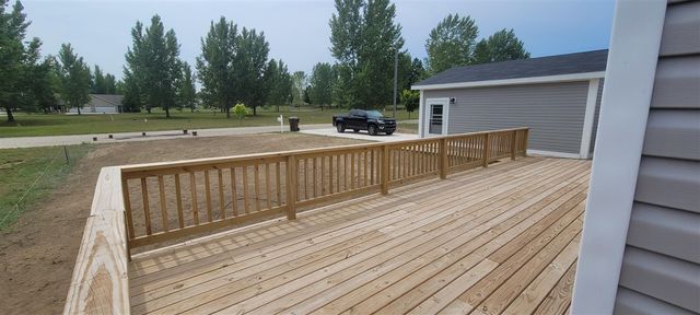 5556 W Lake Boulevard, Hart, MI 49420