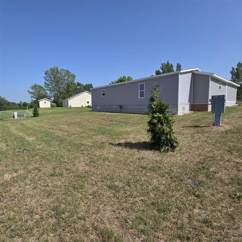 5556 W Lake Boulevard, Hart, MI 49420