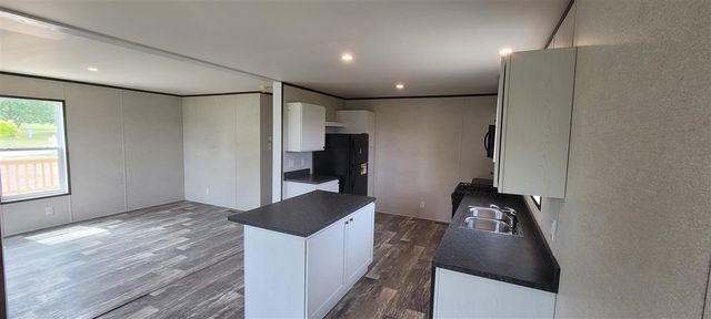 5556 W Lake Boulevard, Hart, MI 49420
