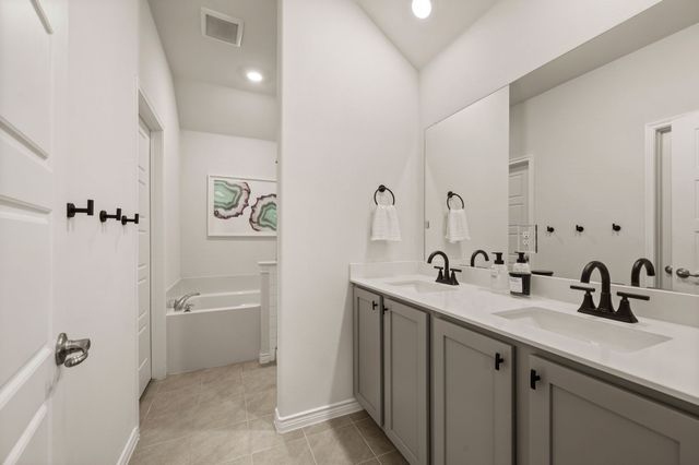510 Royal Pine Drive, Fate, TX 75087