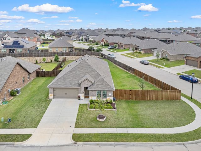 510 Royal Pine Drive, Fate, TX 75087
