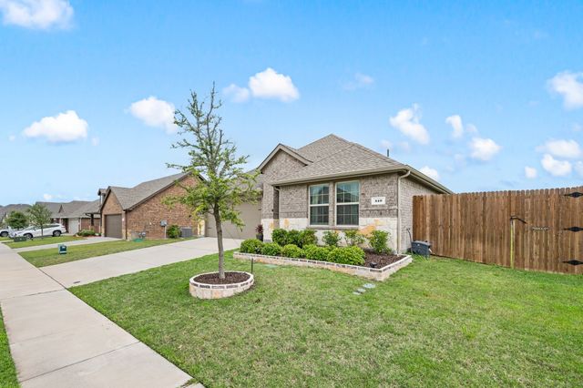510 Royal Pine Drive, Fate, TX 75087