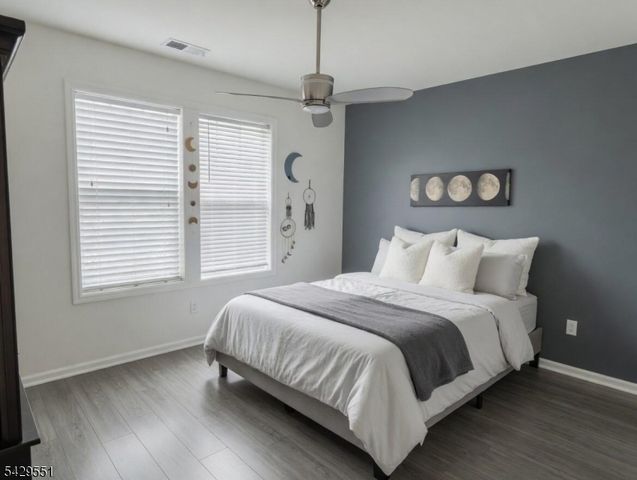 5 W River Styx Rd u-301 301, Hopatcong Boro, NJ 07843