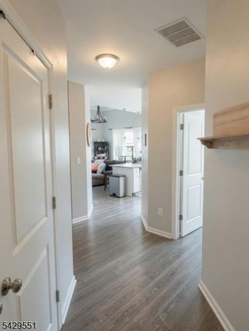 5 W River Styx Rd u-301 301, Hopatcong Boro, NJ 07843