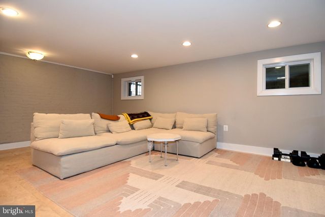 1528 SPRING PL NW, Washington, DC 20010