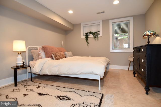 1528 SPRING PL NW, Washington, DC 20010