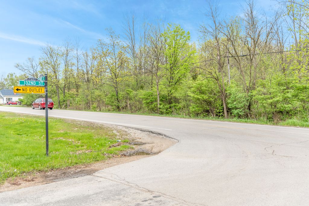 Image 3 of property listing at 1365 STATE Street, Lemont, IL 60439