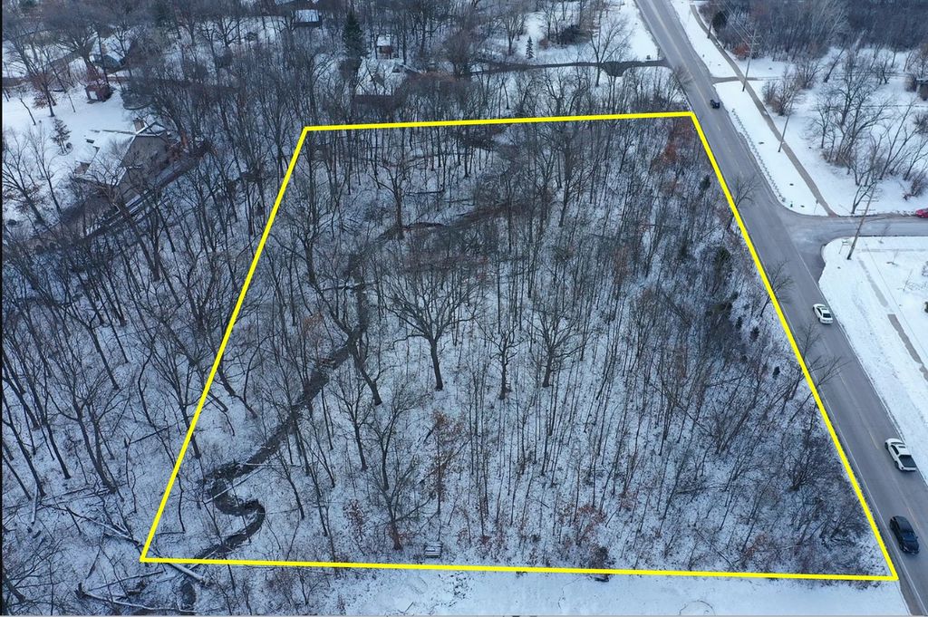 Image 9 of property listing at 1365 STATE Street, Lemont, IL 60439