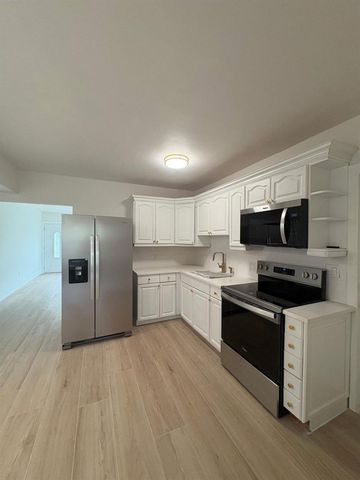 525 NE 126th Street, North Miami, FL 33161