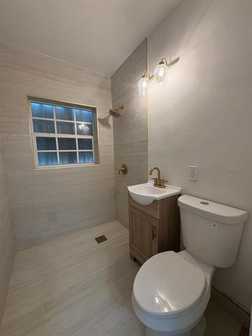 525 NE 126th Street, North Miami, FL 33161