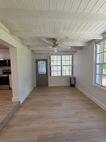 525 NE 126th Street, North Miami, FL 33161