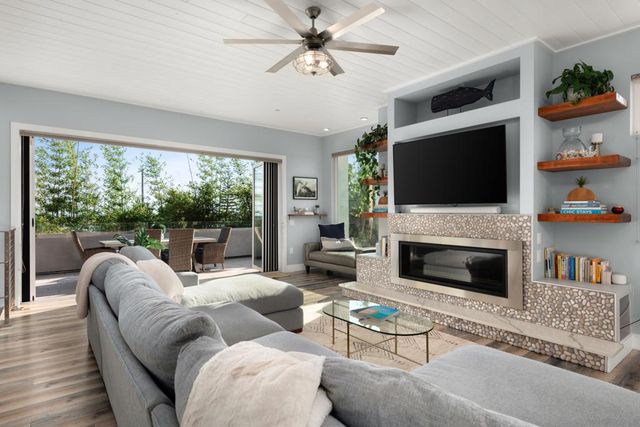 2743 Mesa Dr, Oceanside, CA 92054