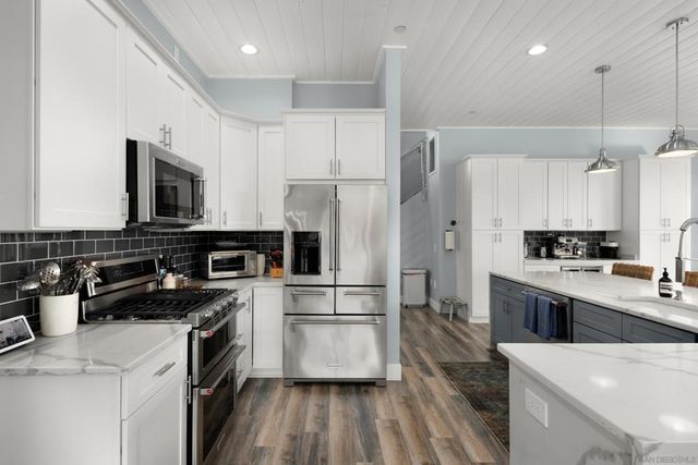 2743 Mesa Dr, Oceanside, CA 92054