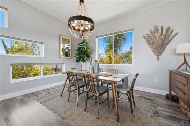2743 Mesa Dr, Oceanside, CA 92054