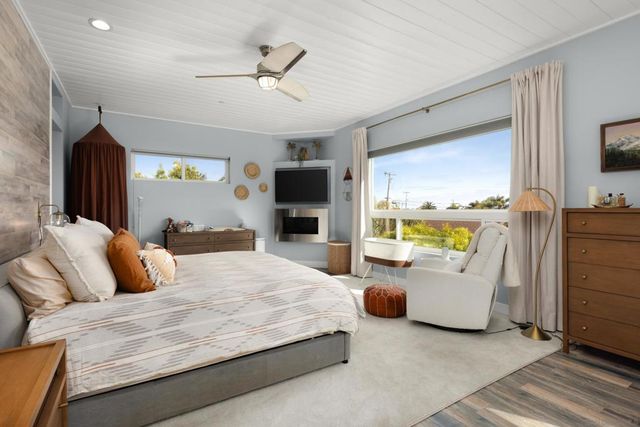 2743 Mesa Dr, Oceanside, CA 92054