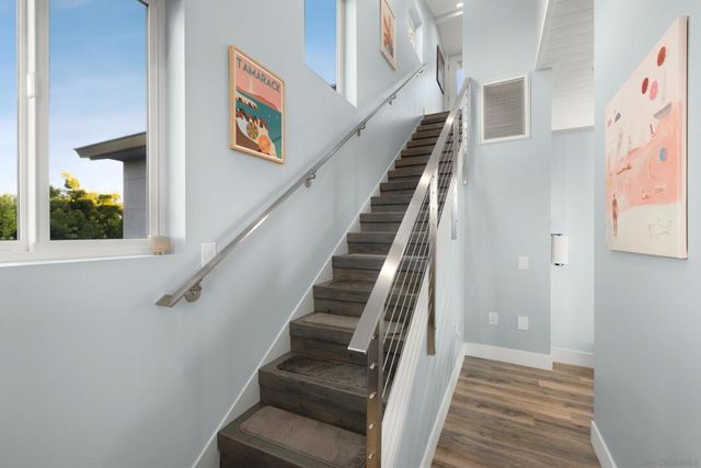 2743 Mesa Dr, Oceanside, CA 92054