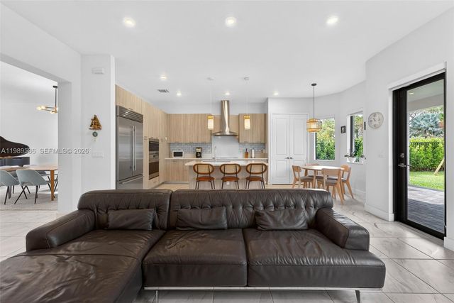 8267 SW 120th Ter, Miami, FL 33156