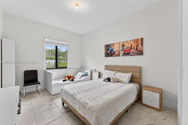 8267 SW 120th Ter, Miami, FL 33156