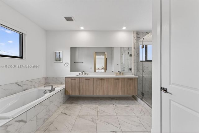 8267 SW 120th Ter, Miami, FL 33156