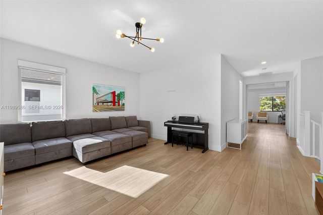 8267 SW 120th Ter, Miami, FL 33156