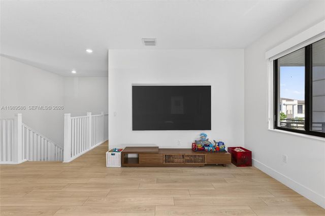 8267 SW 120th Ter, Miami, FL 33156