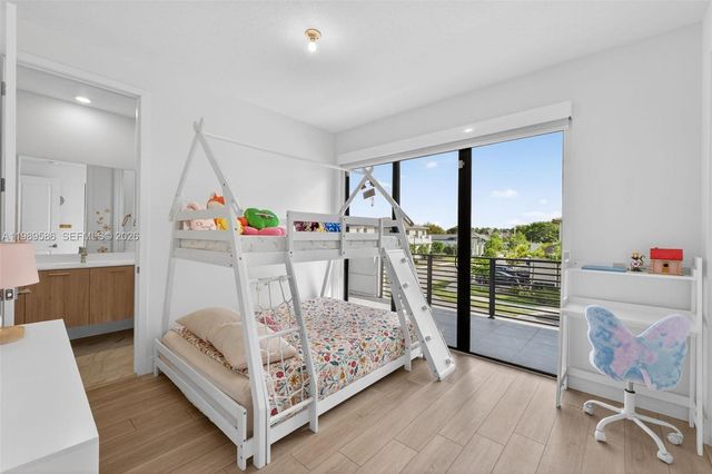 8267 SW 120th Ter, Miami, FL 33156