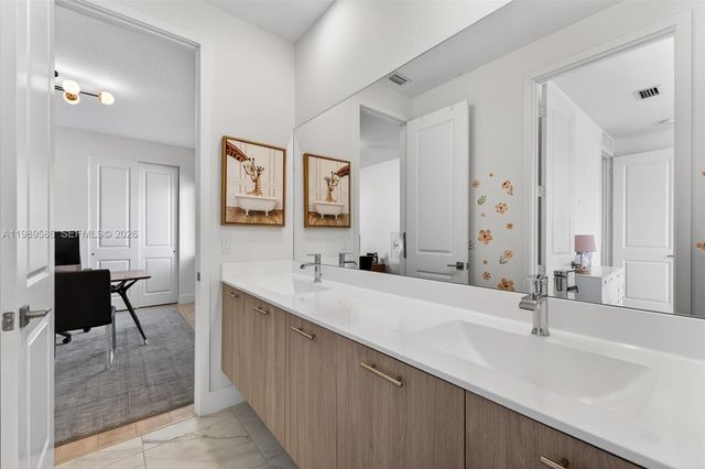 8267 SW 120th Ter, Miami, FL 33156