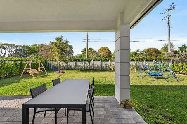 8267 SW 120th Ter, Miami, FL 33156