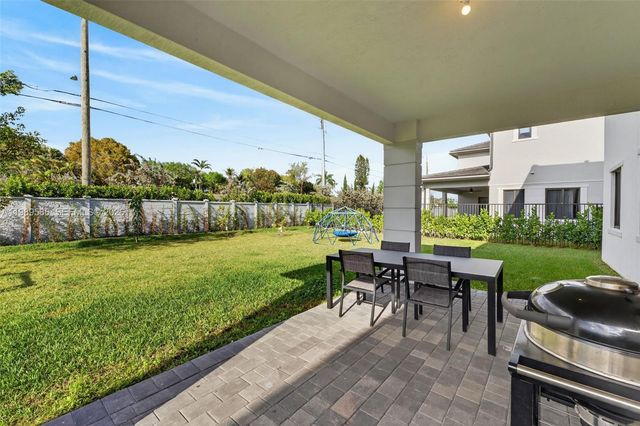 8267 SW 120th Ter, Miami, FL 33156