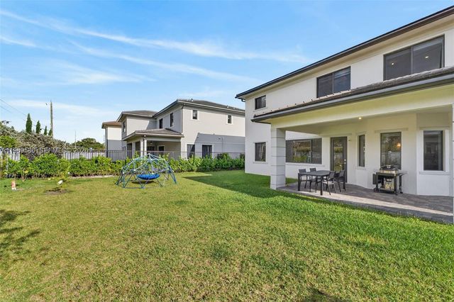 8267 SW 120th Ter, Miami, FL 33156