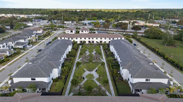 8267 SW 120th Ter, Miami, FL 33156