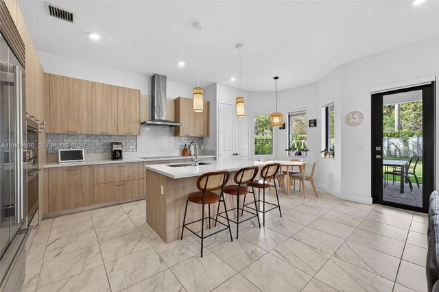 8267 SW 120th Ter, Miami, FL 33156