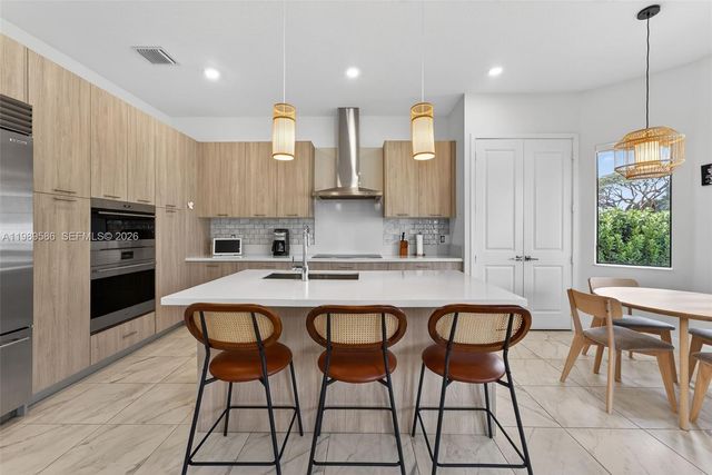 8267 SW 120th Ter, Miami, FL 33156