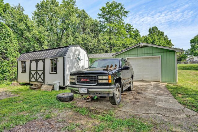 8402 Brubaker DR, Roanoke, VA 24019