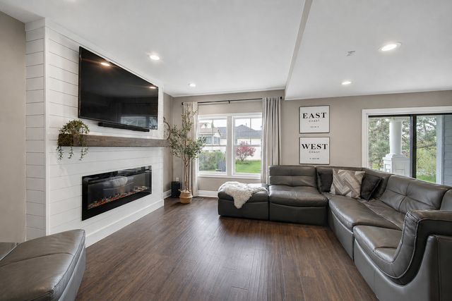 807 Viewpointe Drive, St. Charles, IL 60174