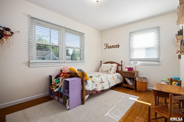 2921 W KENWOOD Avenue, West Peoria, IL 61604