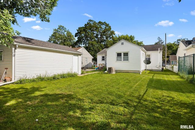 2921 W KENWOOD Avenue, West Peoria, IL 61604