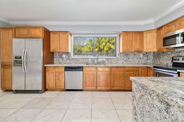 913 SW 49th Ave, Plantation, FL 33317