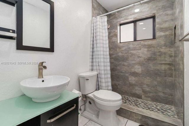 913 SW 49th Ave, Plantation, FL 33317