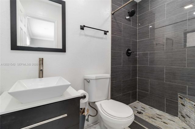 913 SW 49th Ave, Plantation, FL 33317