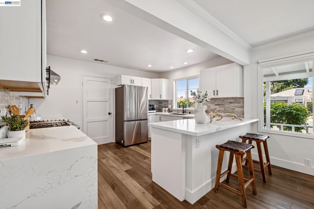 2107 Lessley Ave, Castro Valley, CA 94546