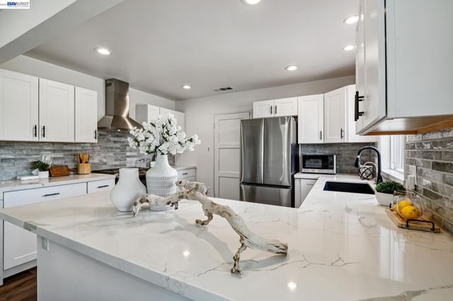 2107 Lessley Ave, Castro Valley, CA 94546