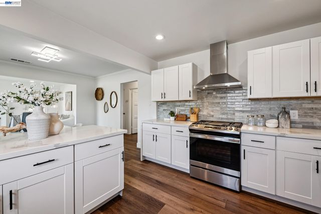 2107 Lessley Ave, Castro Valley, CA 94546