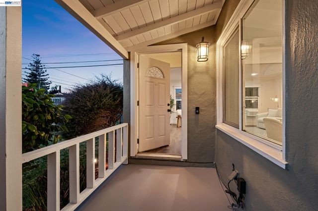 2107 Lessley Ave, Castro Valley, CA 94546