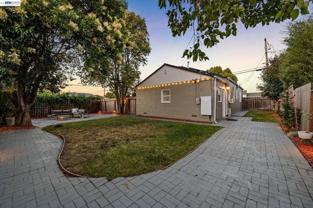 2107 Lessley Ave, Castro Valley, CA 94546