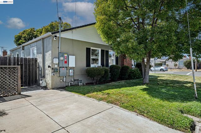 2107 Lessley Ave, Castro Valley, CA 94546
