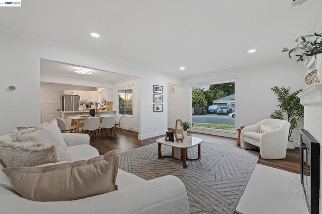 2107 Lessley Ave, Castro Valley, CA 94546