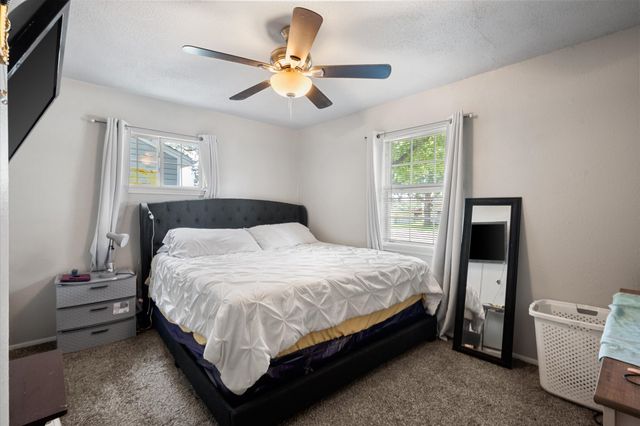555 W Main Street, Lancaster, TX 75146